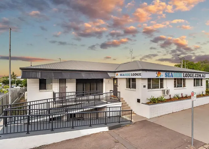 Seaside Lodge Hostel Townsville- Right Next To Coles, 2 Mins Walk To Strand & Cbd- Passport Required