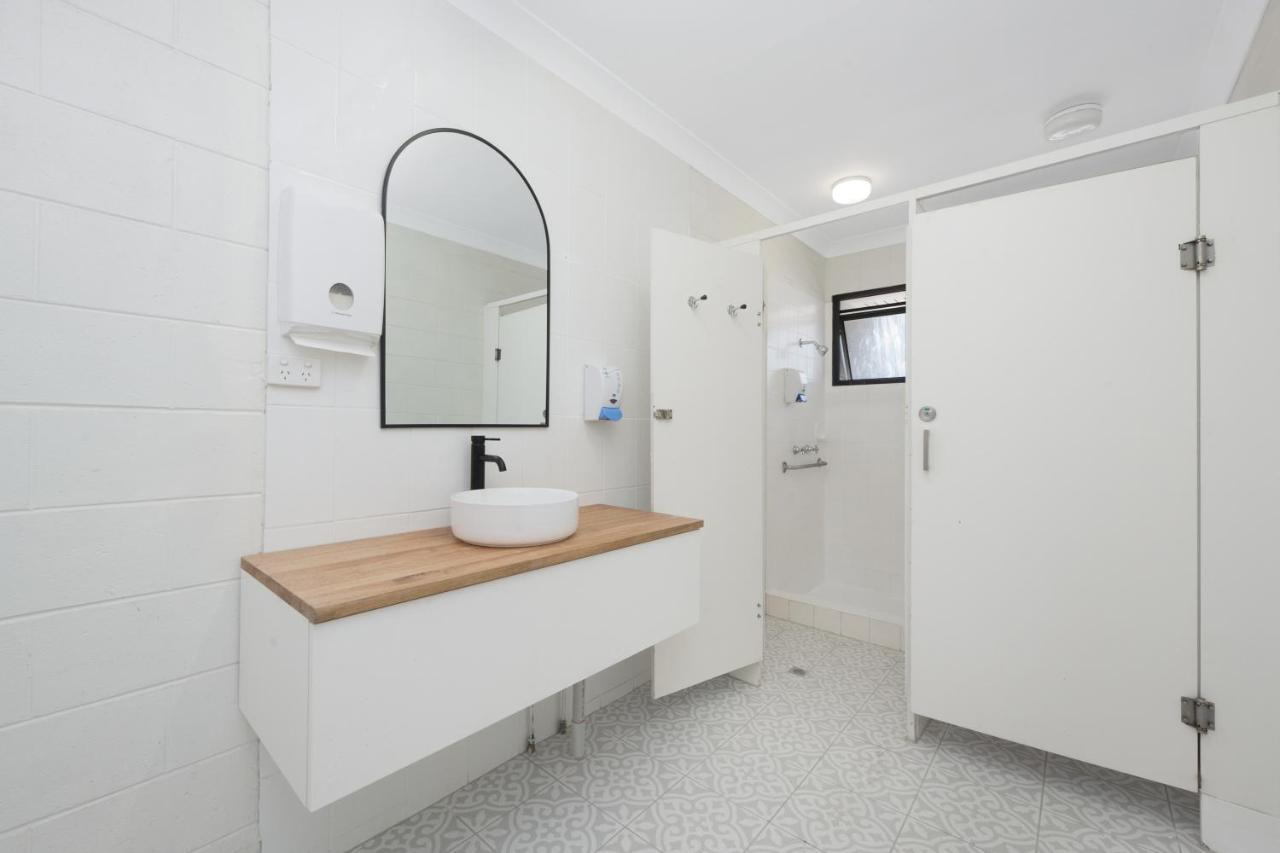 Seaside Townsville- Right Next To Coles, 2 Mins Walk To & Cbd Hostel Townsville