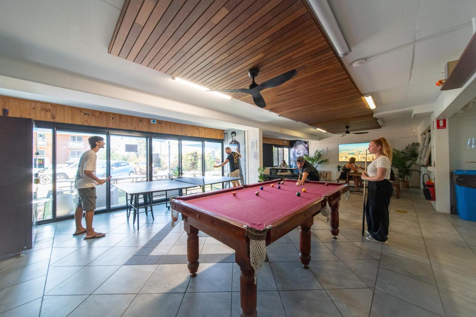 Hostel Seaside Townsville- Right Next To Coles, 2 Mins Walk To & Cbd Townsville